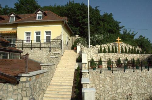 Hostal Alab�rdos Panzi� �s Apartmanh�z