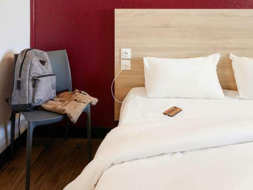Hotel F1 Dole