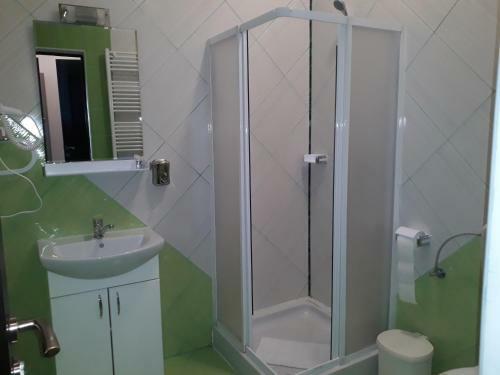 Hostal Pensiunea Casa Rusu