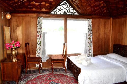Hotel Canada Houseboats