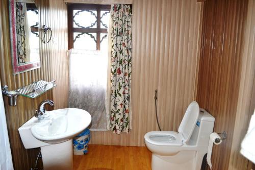Hotel Canada Houseboats