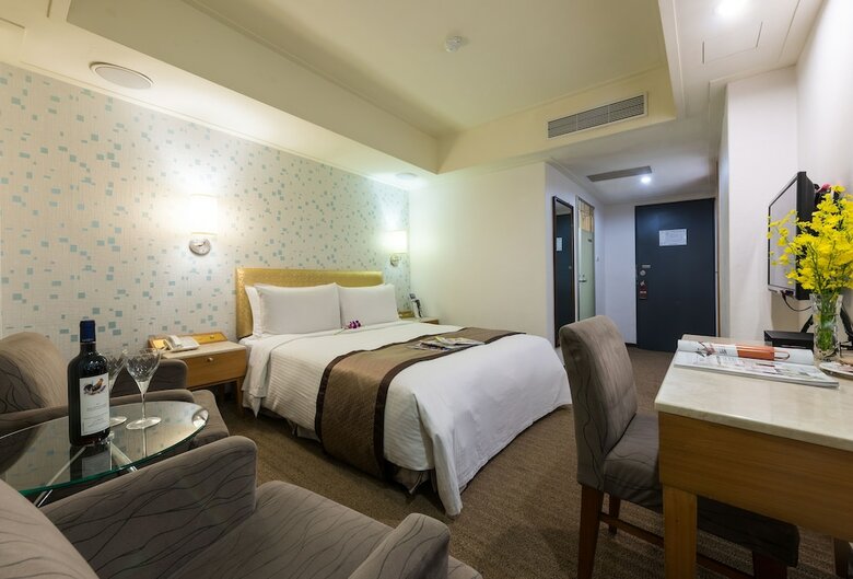 Forward Suites Hotel