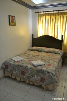 Tagaytay Country Hotel