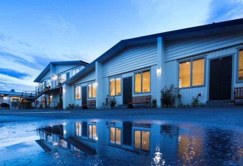 Tourist Court Cottages Motel