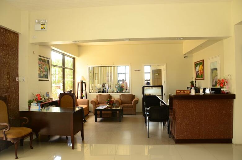 Gardenville Hotel