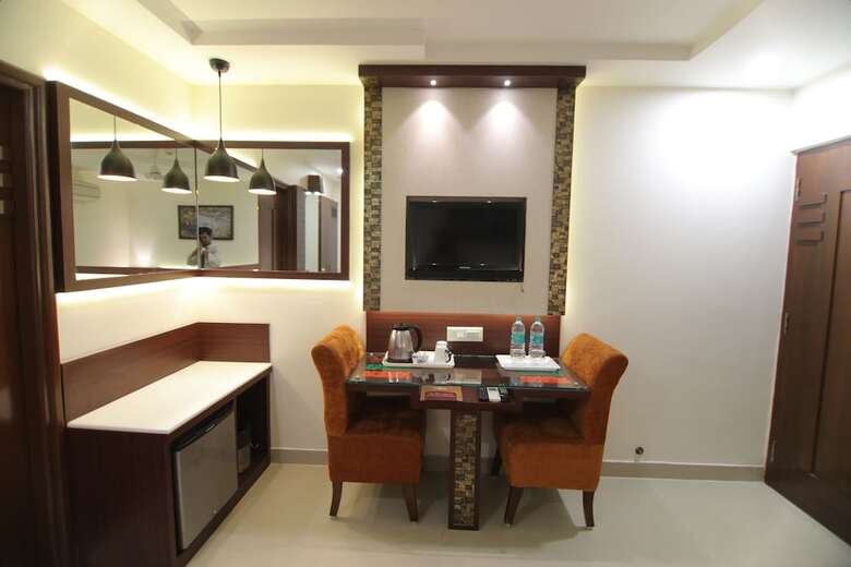 Taj Inn Hotel