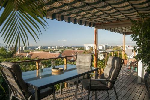 Hostal Anchor Bay Guest House