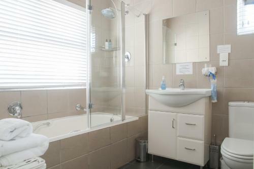 Hostal Anchor Bay Guest House