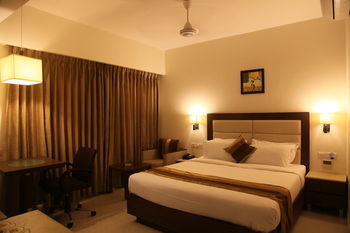 Hotel Le Grande Residency