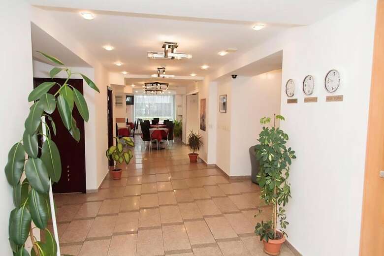 Plus Hotel