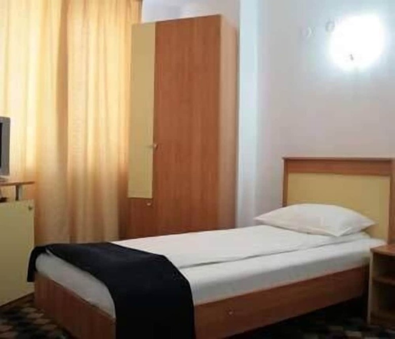 Plus Hotel