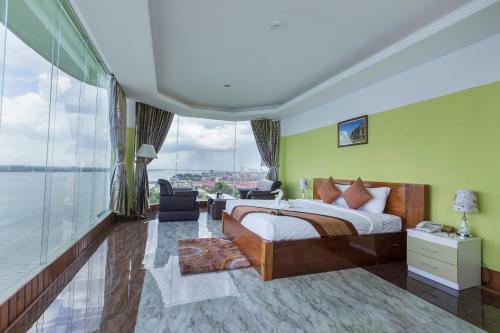 High Sky Hotel