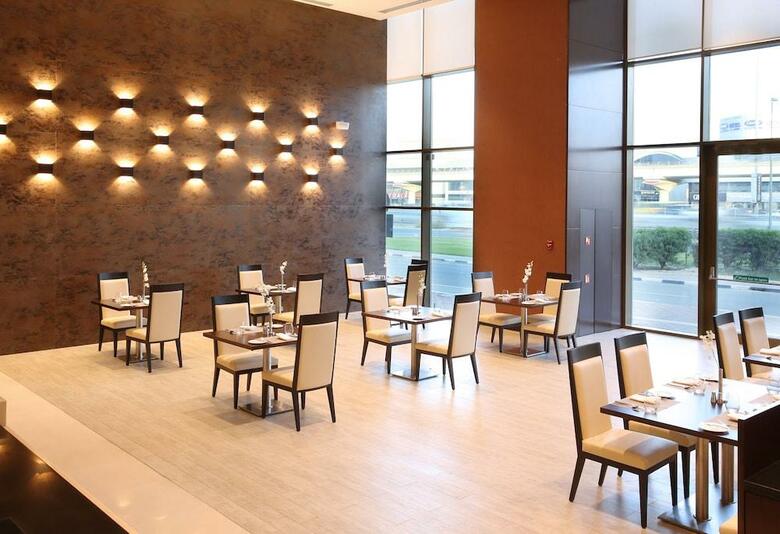 Metropolitan Hotel Dubai