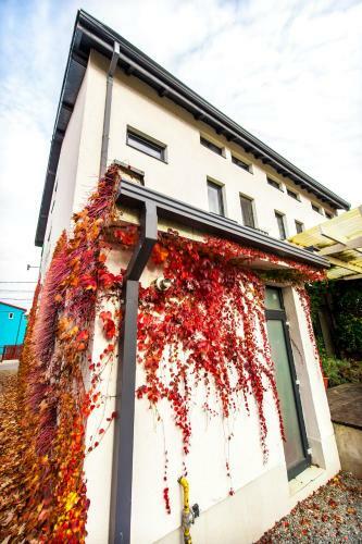 Hostal May Art Residence