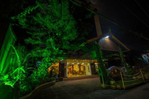 Hotel The Renai Cochin