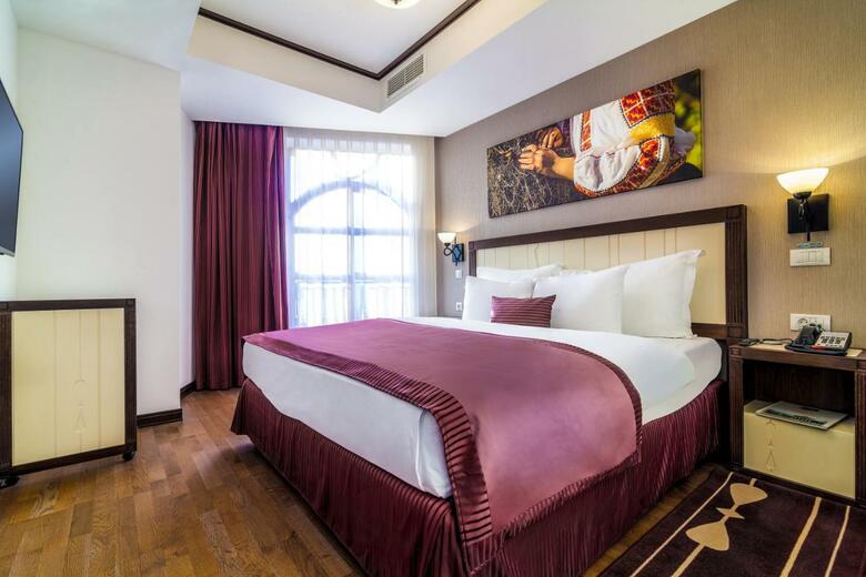 Epoque Hotel