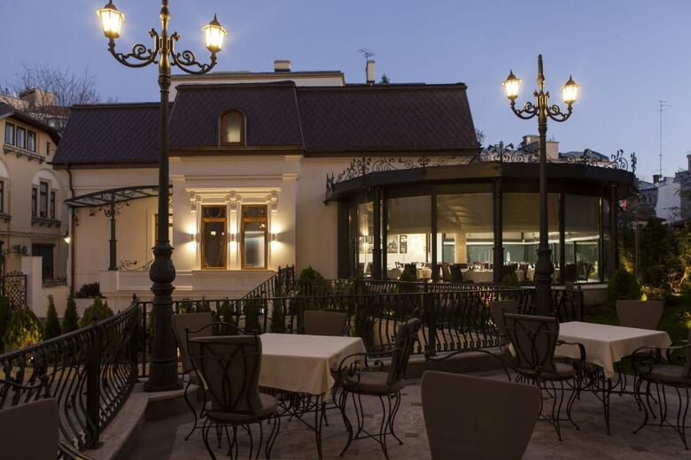Epoque Hotel