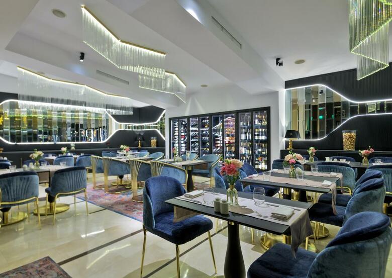 Epoque Hotel