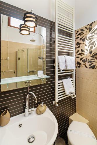 Select City Center Apartments