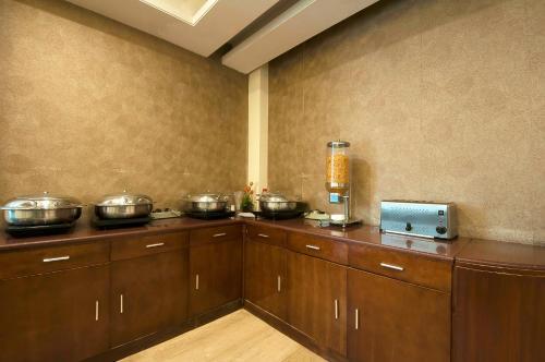 Alpina Hotels & Suites
