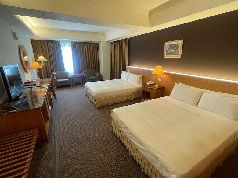 Chuto Plaza Hotel