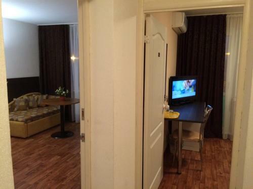 Yuzhniy Hotel