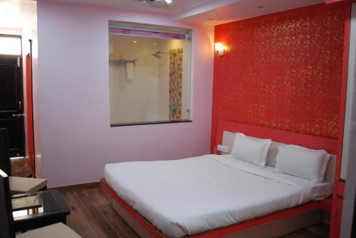 Neelkamal Hotel