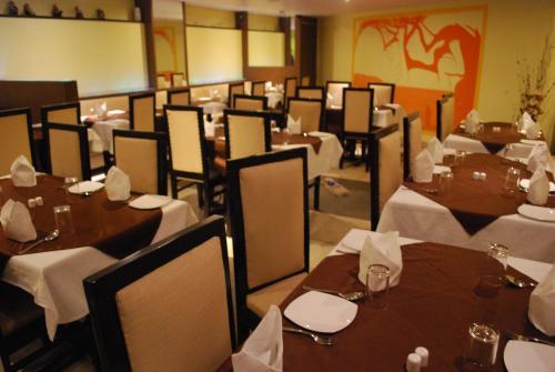 Neelkamal Hotel