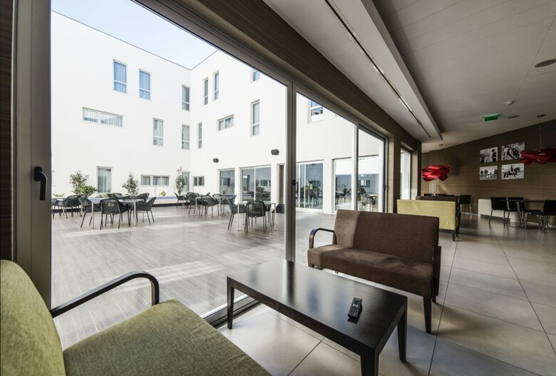 Moov Hotel �vora