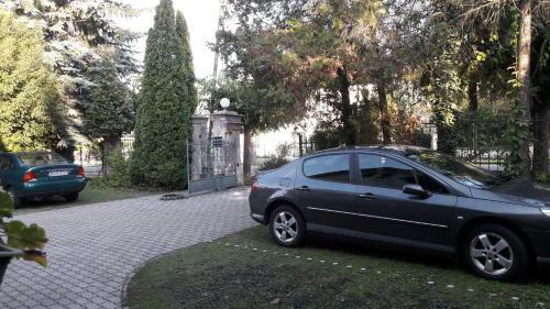 Bed & Breakfast K�t Lotti Villa - Gy�gypanzi�