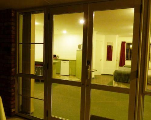 Alexandra Heights Motel
