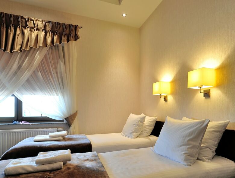 Hostal Hotel Dw�r Choiny