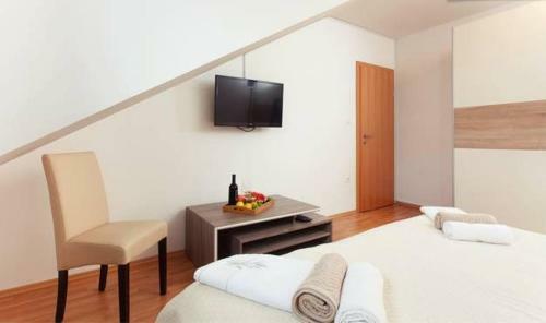 Ida Apartments