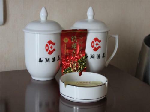 Baotou West Lake Hotel