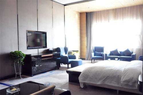Baotou West Lake Hotel
