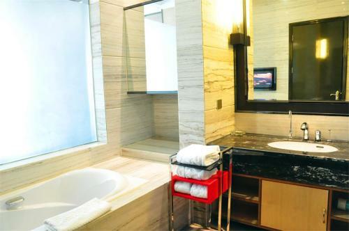 Baotou West Lake Hotel