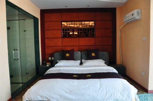 Baotou West Lake Hotel