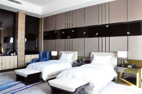 Baotou West Lake Hotel