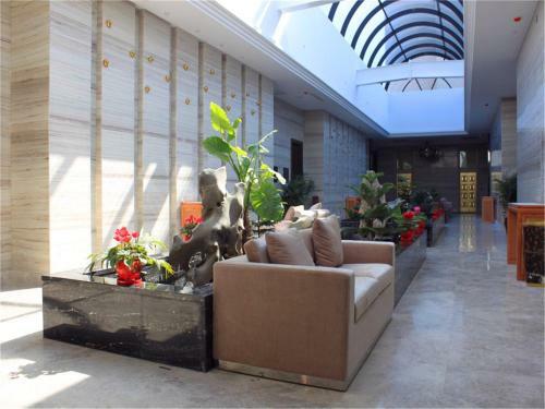 Baotou West Lake Hotel