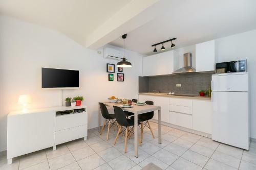 Apartments Dama