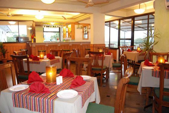 Hotel Palmarinha Resort & Suites