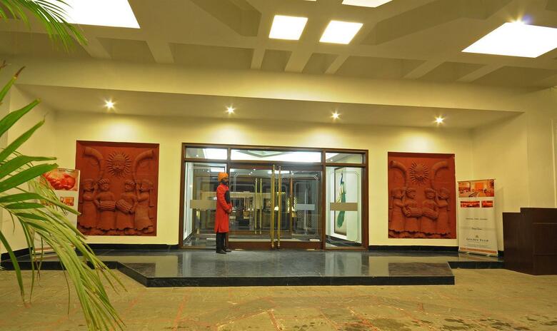 Hotel Golden Tulip Udaipur