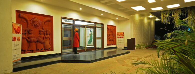 Hotel Golden Tulip Udaipur