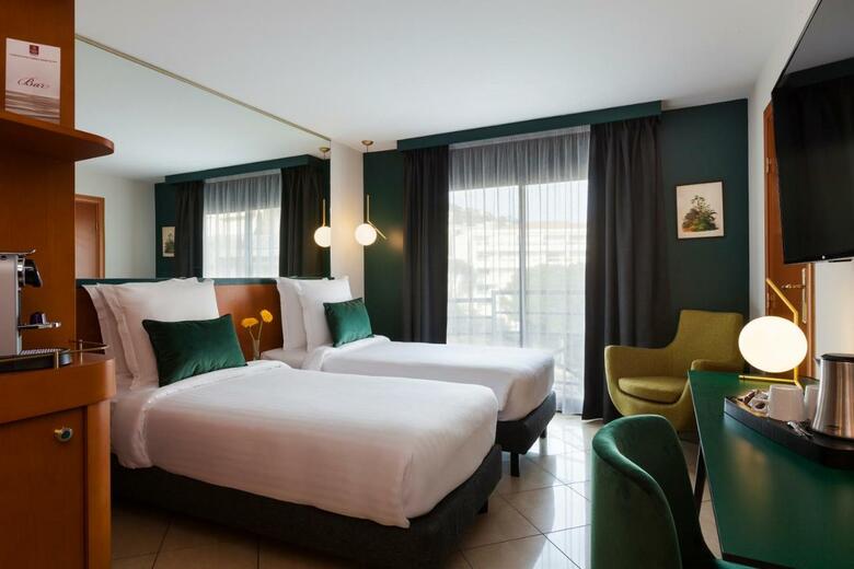 Hotel Neh� Suites Cannes Croisette