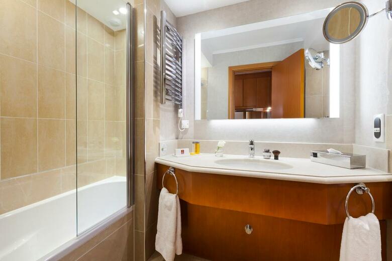 Hotel Neh� Suites Cannes Croisette