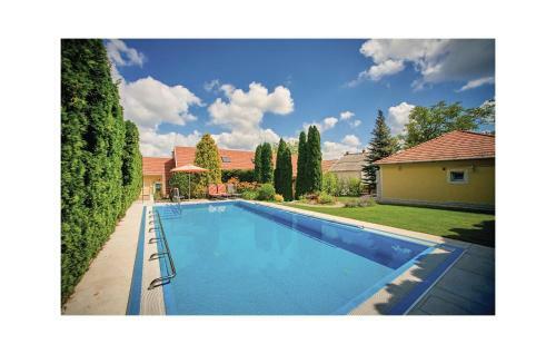 Holiday Home Z�ldfa U.-budakal�sz