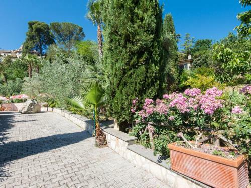 Hostal Holiday Home Il Melograno Collevecchio