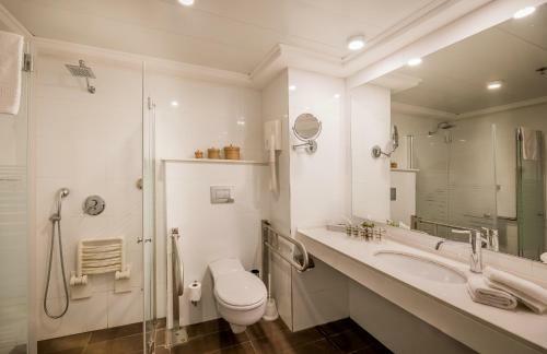 C Hotel Neve Ilan