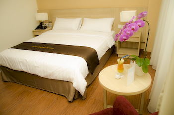 Padjadjaran Suites Resort And Convention Hotel