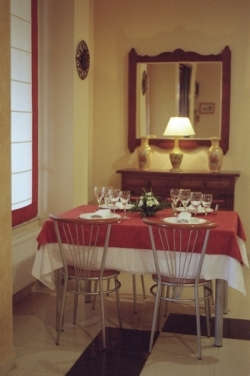 Hotel Rosal�a